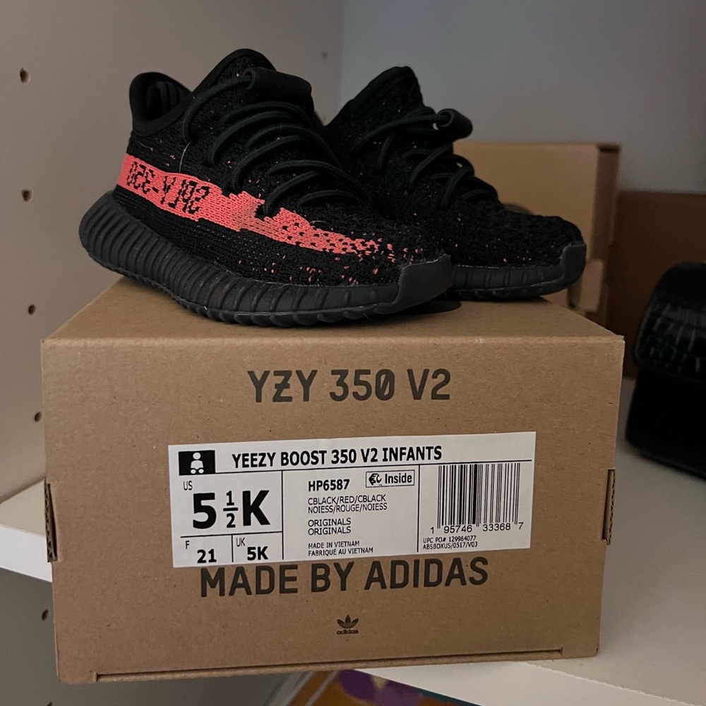 Yeezy Boost 350 V2